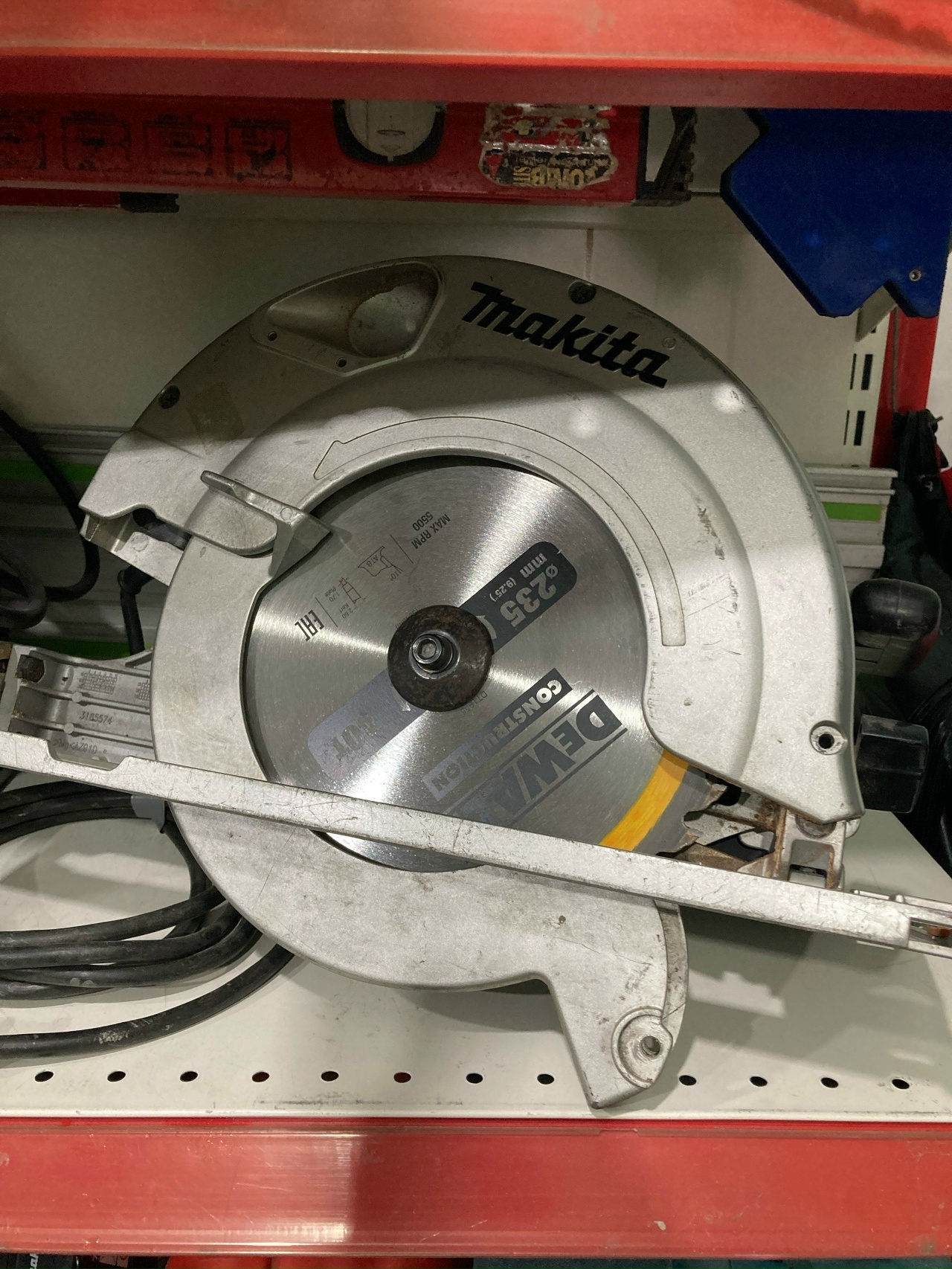 Дисковая пила Makita 5903R