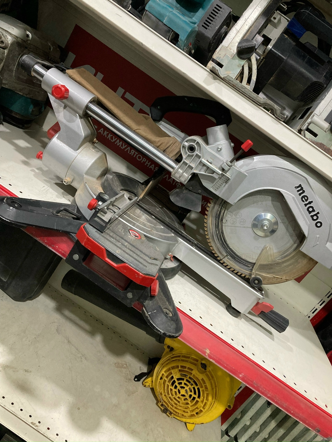 торцовочная пила "metabo kgs254m"
