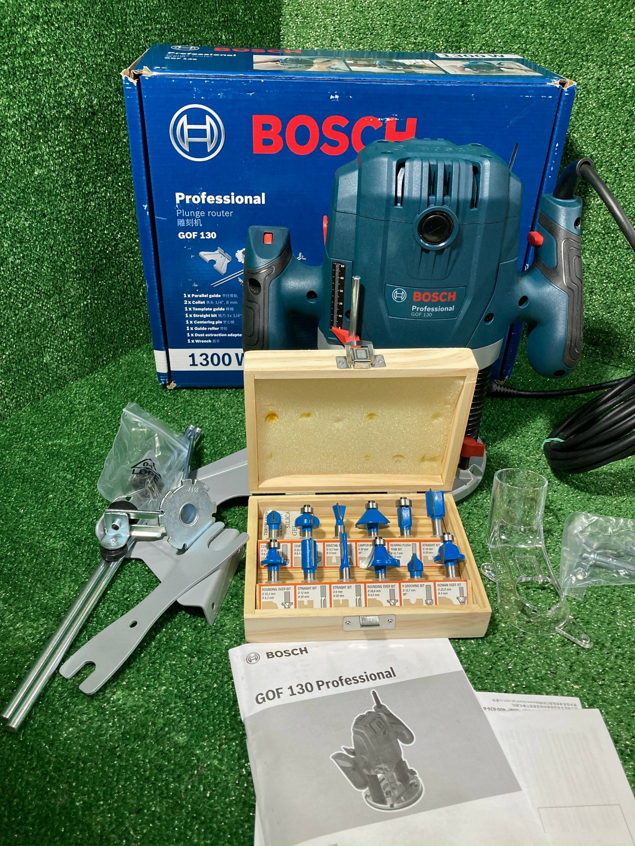 Фрезер Bosch GOF 130 06016B7080
