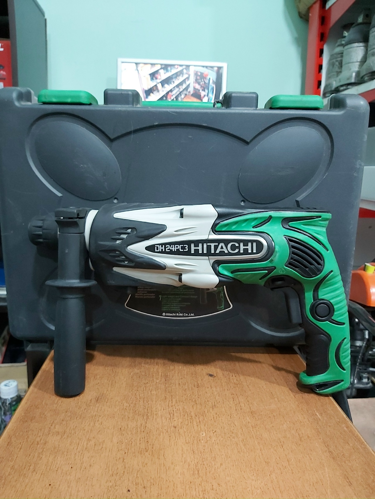 Перфоратор Hotachi DH24PC3