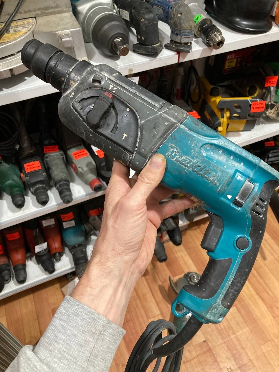 Перфоратор Makita HR2470